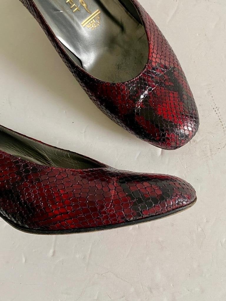 i525 Attica: maat 38,5 leren pumps schoenen hak d-rood/zwart, Attica, Zwart, Ophalen of Verzenden, Zo goed als nieuw