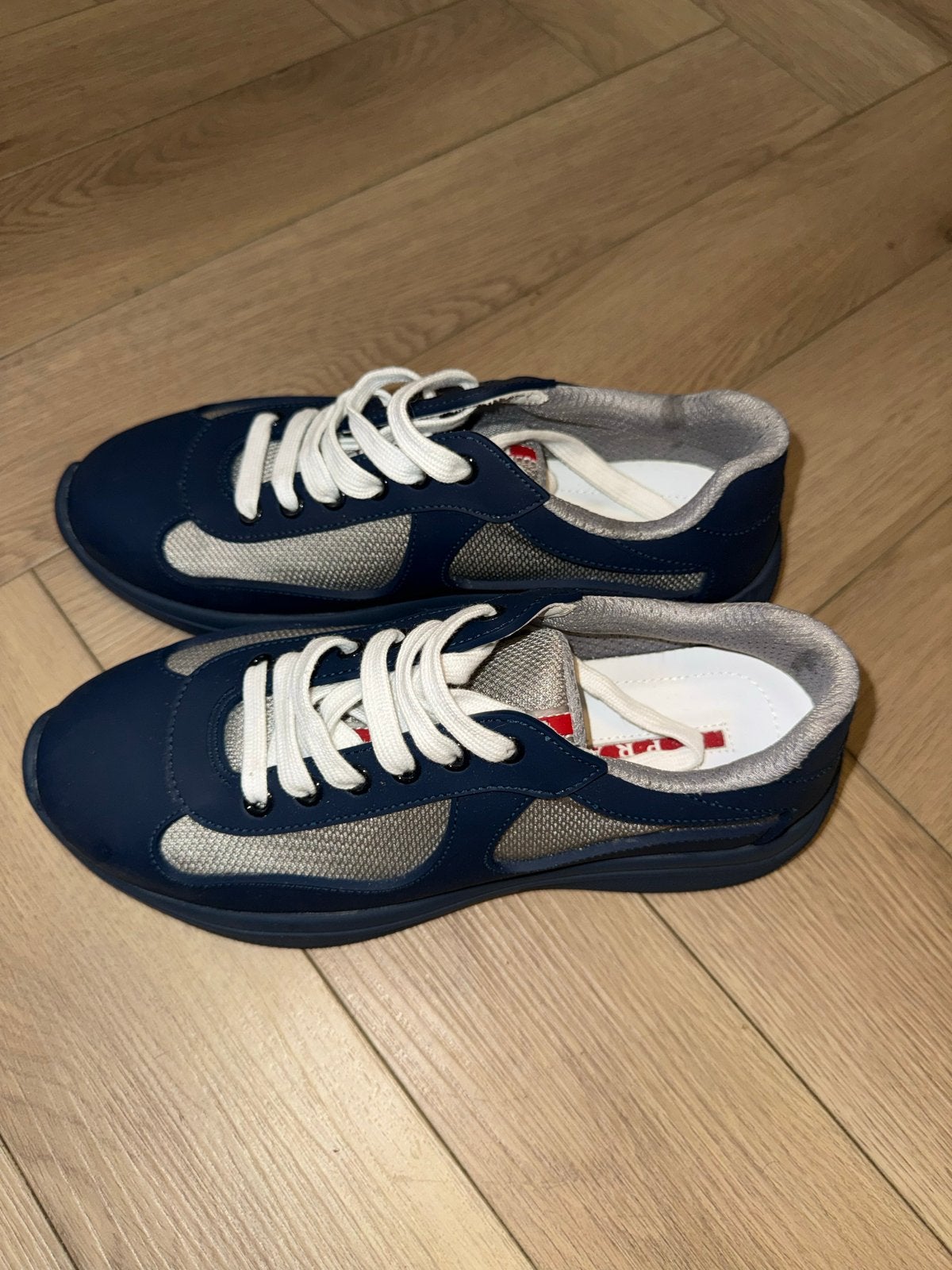Prada America's Cup Sneakers - Maat 40 - Donkerblauw €200, Ophalen of Verzenden, Zo goed als nieuw, Blauw, Sneakers of Gympen