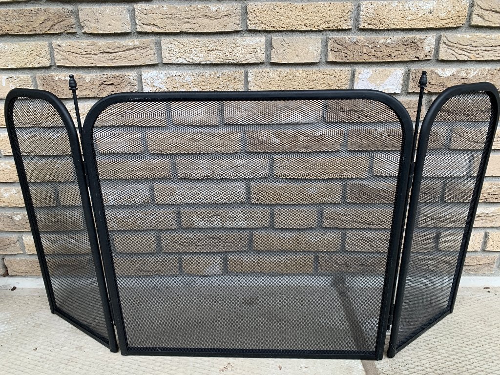 Zwart metalen drieluik haardscherm 54 x 94 cm, Ophalen of Verzenden, Zo goed als nieuw, Vrijstaande haard, Overige soorten