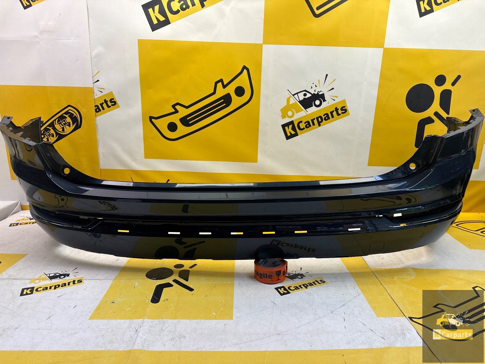 Achterbumper Volvo XC90 2020-2024 31353430 Origineel, Gebruikt, Gunnar Engellaus vag 8
405 31  Gothenburg, SE, Info@volvocars.com
