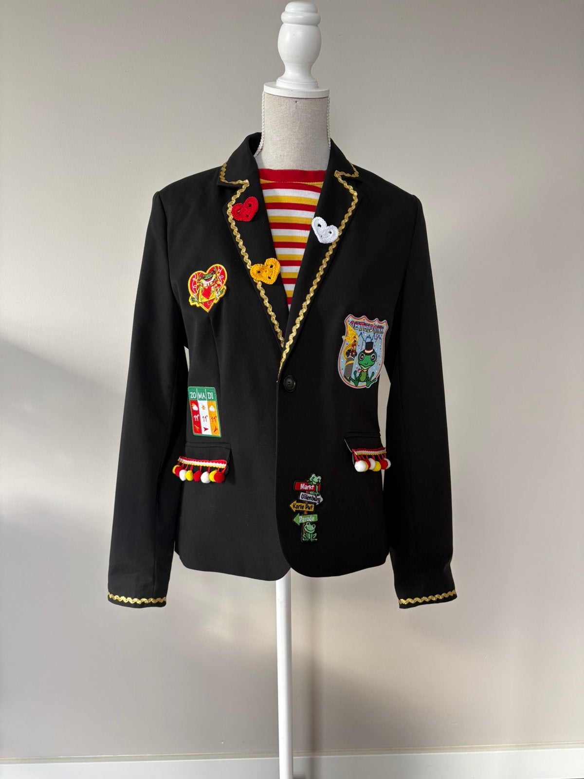 Oeteldonk jasje maat M/38 dames nieuw 🐸, Kleding | Dames, Carnaval, Nieuw, Kleding, Ophalen