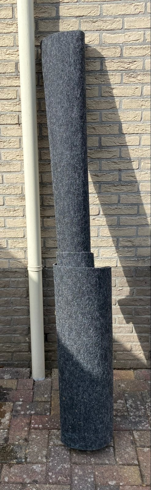 Stuk project tapijt - Gratis af te halen in Hoogezand, Ophalen, 50 tot 100 cm, Grijs, Rechthoekig