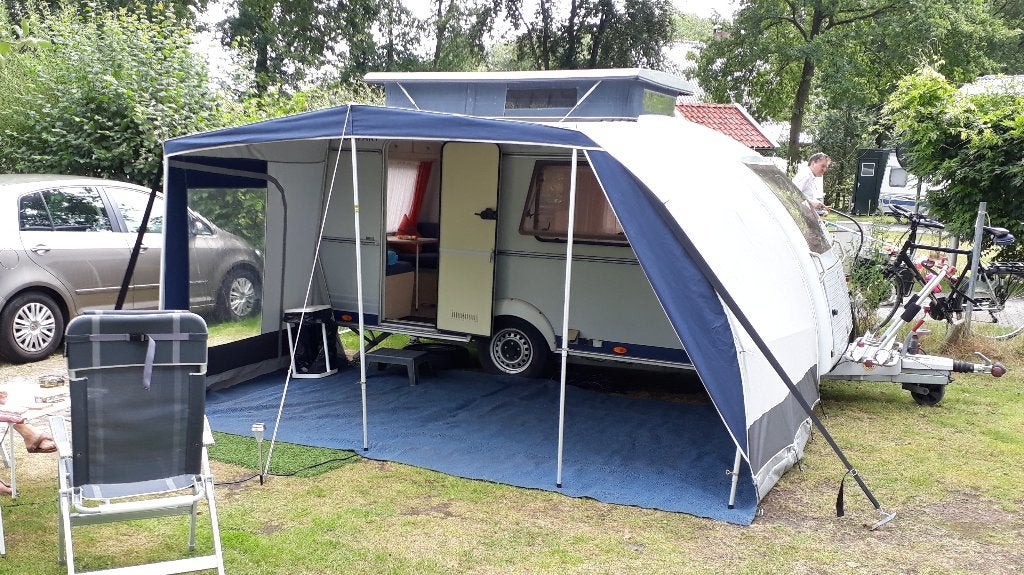 Kip Kompakt 37 Caravan, Caravans en Kamperen, Caravans, Standaardzit, Luifel, Kip, Tot en met 3