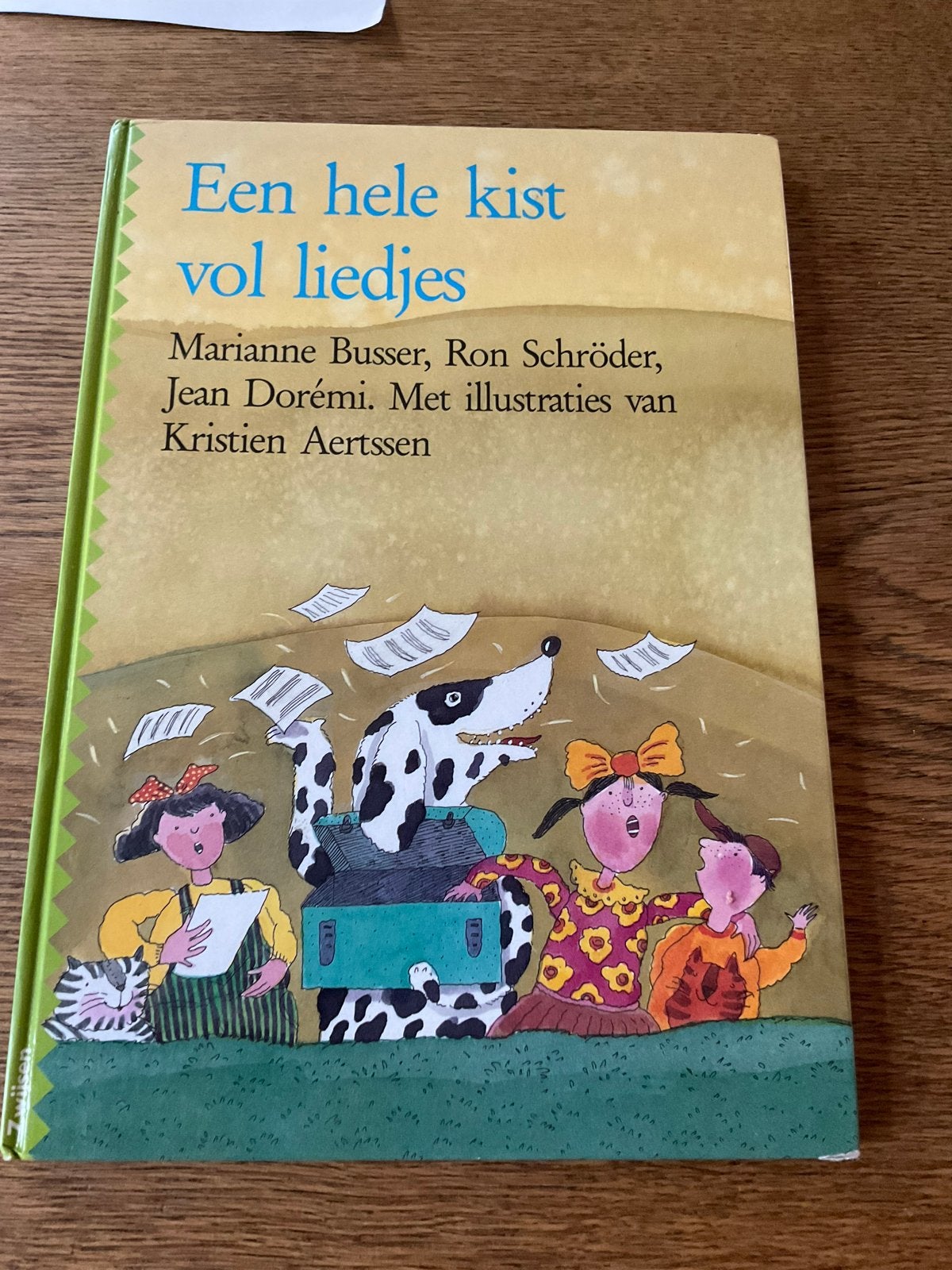 Een hele kist vol liedjes - Marianne Busser, Ron Schröder, Ophalen of Verzenden, Gelezen, 3 tot 4 jaar
