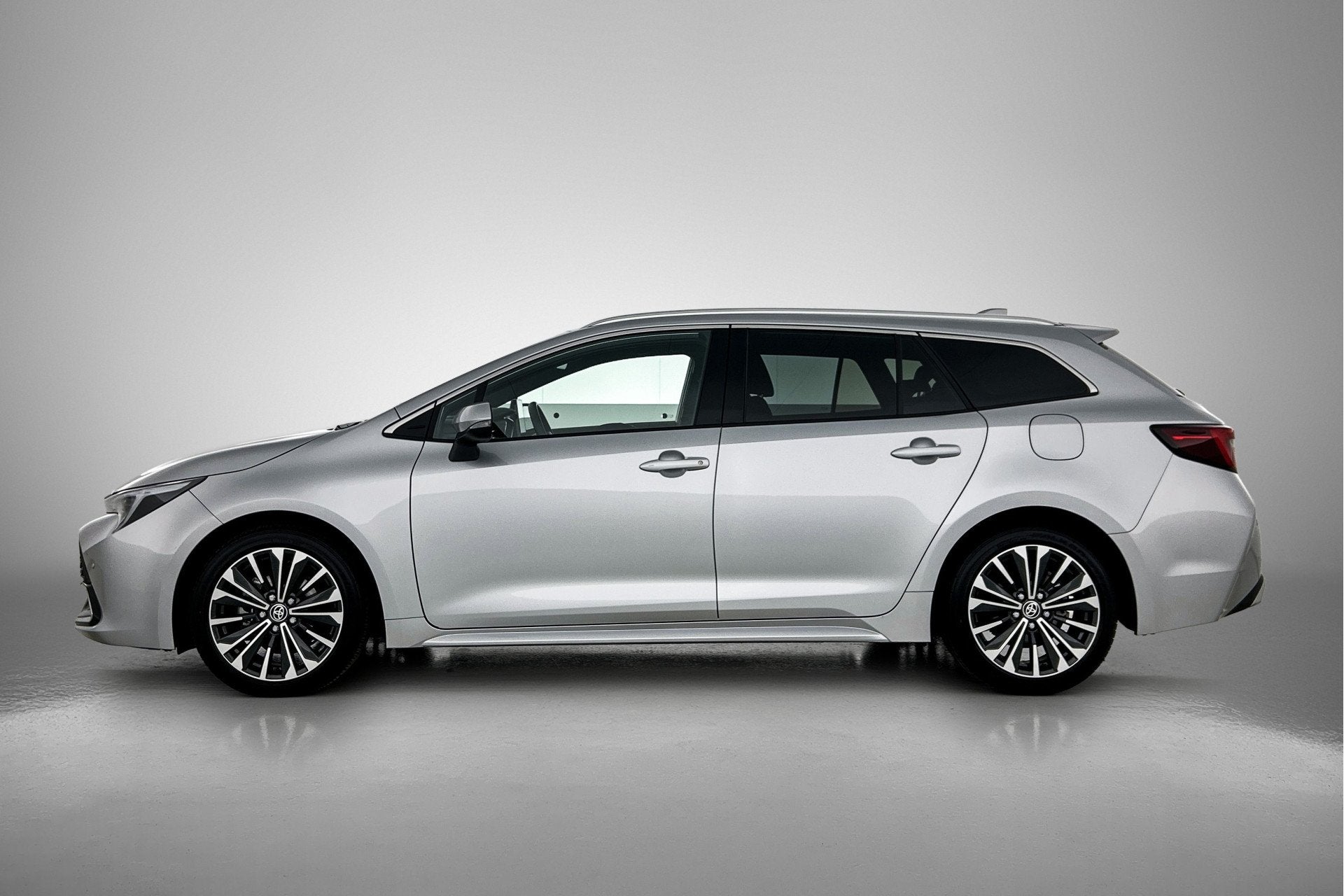 Toyota Corolla Touring Sports Hybrid 140 Dynamic | Parkeerse, Auto's, Toyota, 12 maanden, Gebruikt, 4 cilinders, Corolla