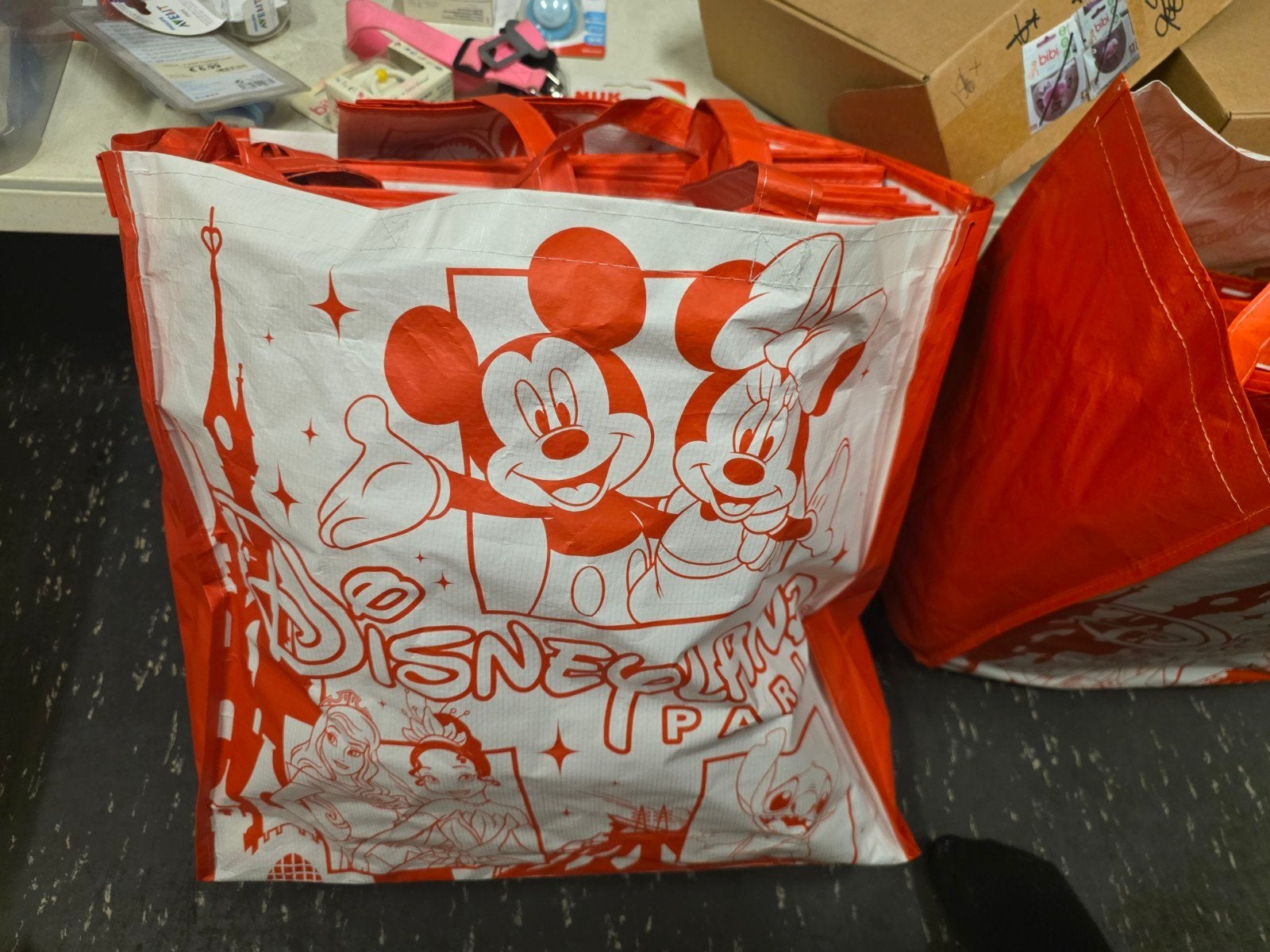 Disneyland parijs bigshoppers, Ophalen of Verzenden, Overige figuren, Zo goed als nieuw, Tas, Koffer of Zak