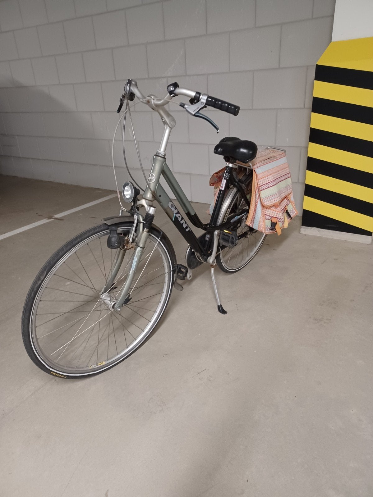 Giant damesfiets met 7 versnellingen en fietstas, Ophalen, Gebruikt, Giant, Versnellingen