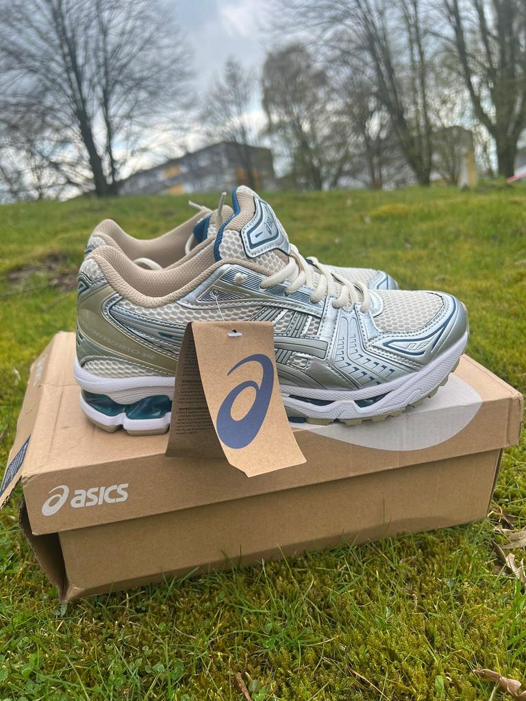Asics gel nyc, Sport en Fitness, Loopsport en Atletiek, Ophalen, Zo goed als nieuw, Hardloopschoenen, Asics