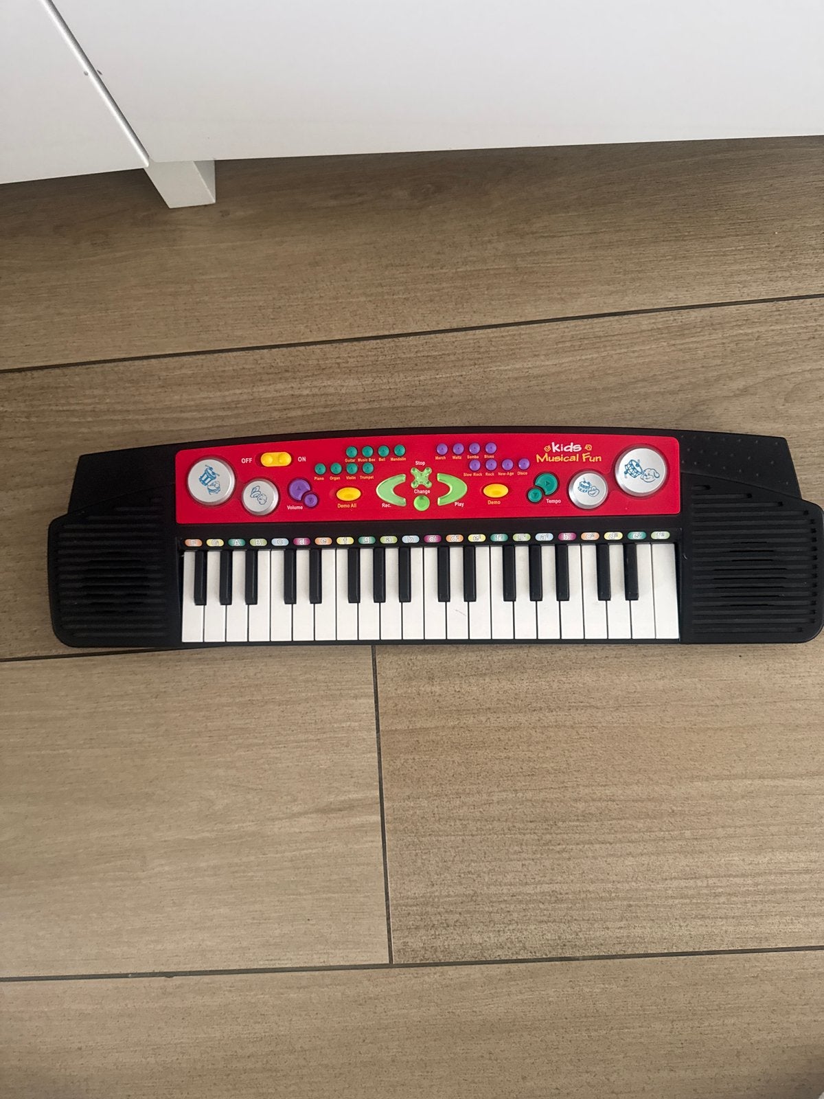 Leuke kinderpiano met diverse geluiden en functies, Ophalen of Verzenden, Gebruikt, Overige typen, Met geluid