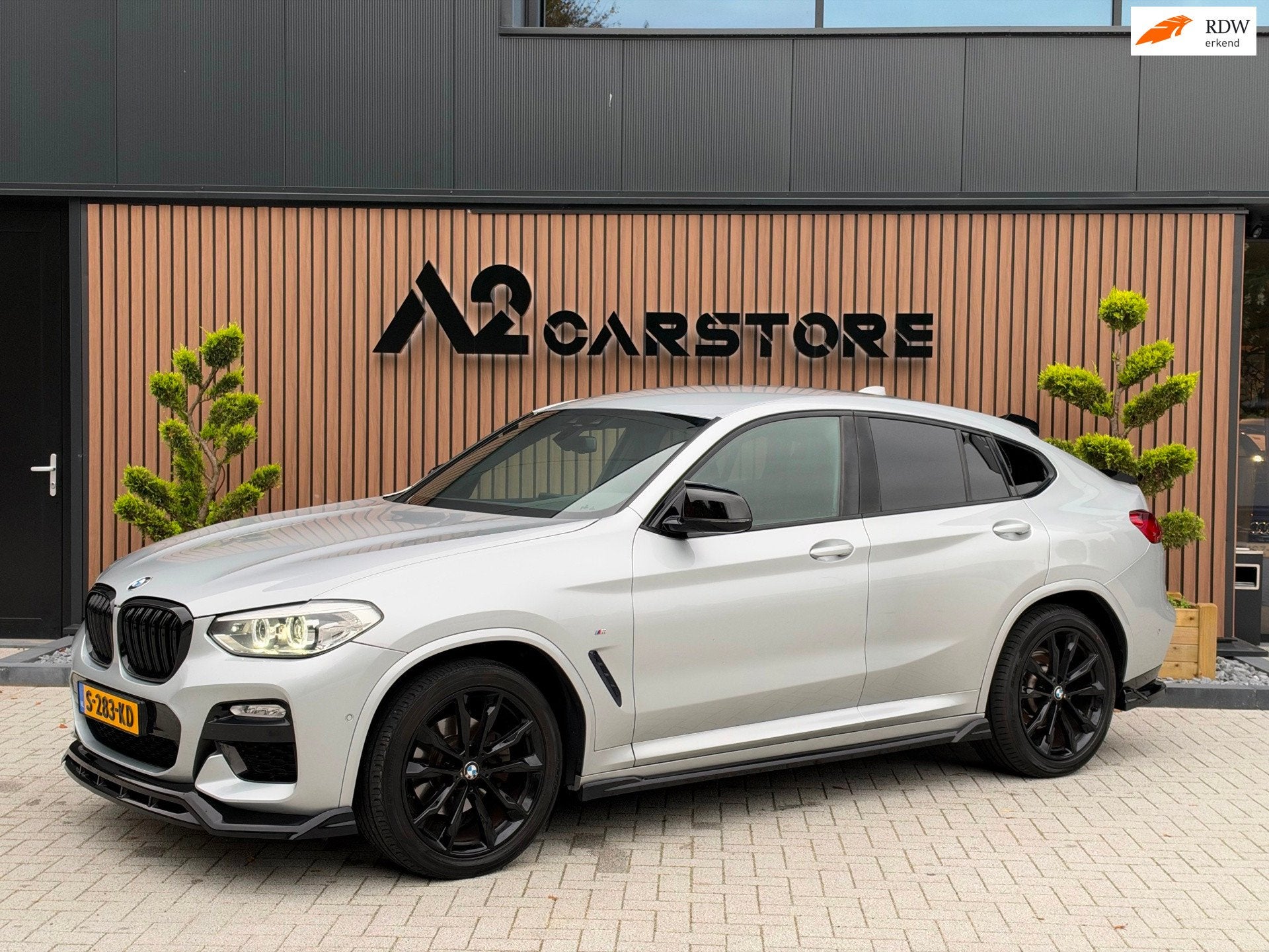 BMW X4 XDrive20i High Executive M SPORT EDITION, Auto's, Automaat, Gebruikt, 4 cilinders, 2000 kg