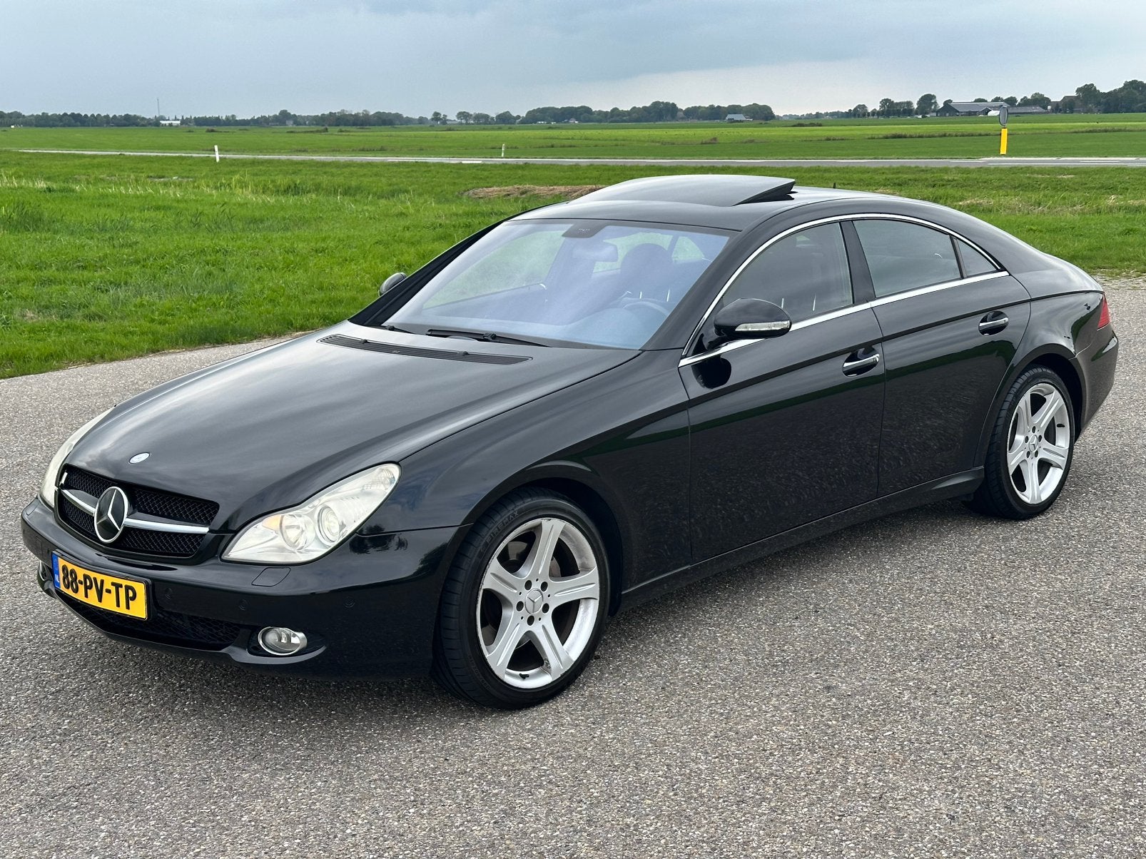 Mercedes-Benz CLS 500 AUT 5.0 V8 306PK, Achterwielaandrijving, 4 stoelen, Zwart, Particulier