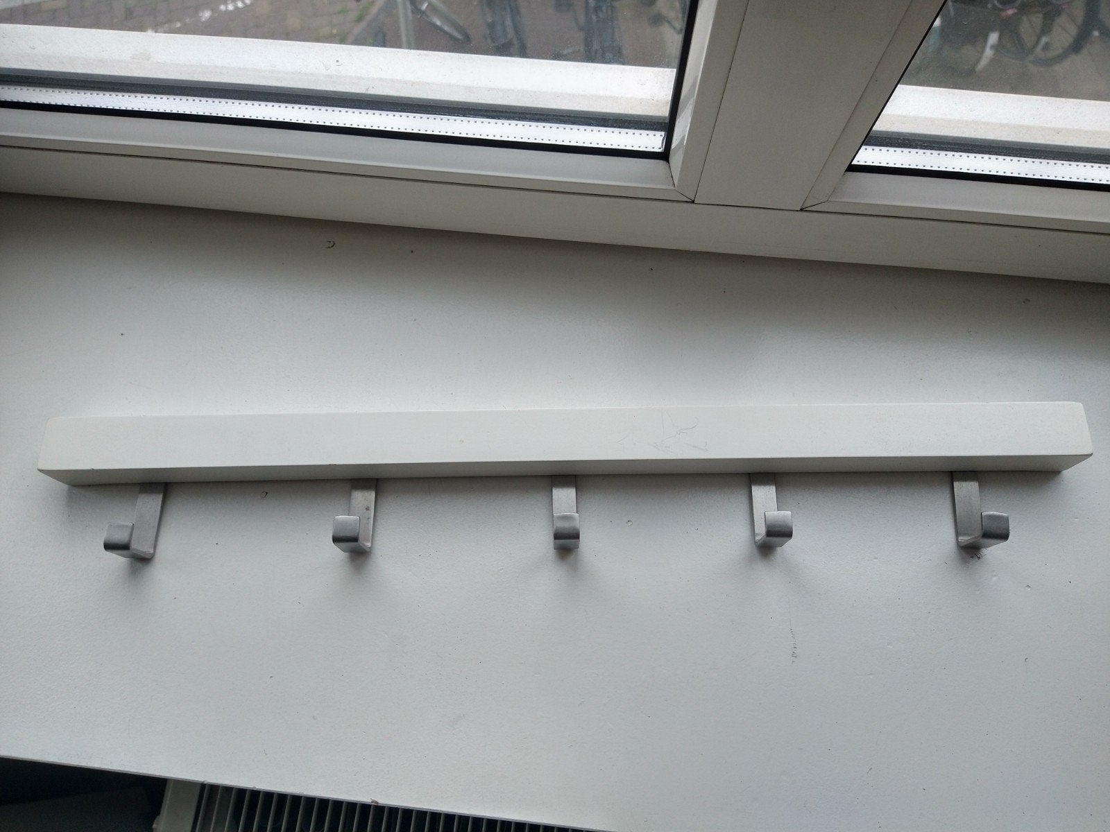IKEA TJUSIG wandkapstok met 5 haken, Huis en Inrichting, Woonaccessoires | Kapstokken, Zo goed als nieuw, Minder dan 100 cm, Hout