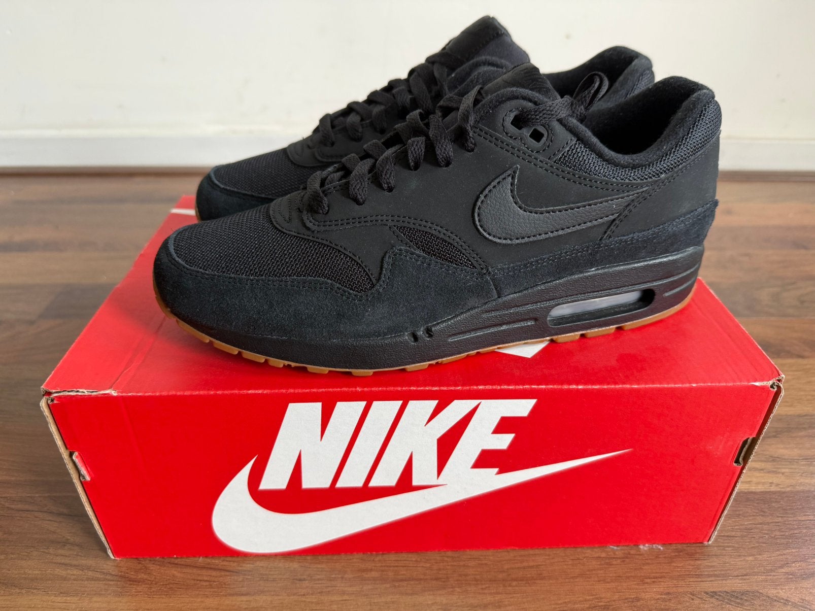 Nike Air Max 1 Black Gum AH8145-007 - Maat 44 Nieuw, Zwart, Nieuw, Ophalen of Verzenden, Sneakers of Gympen