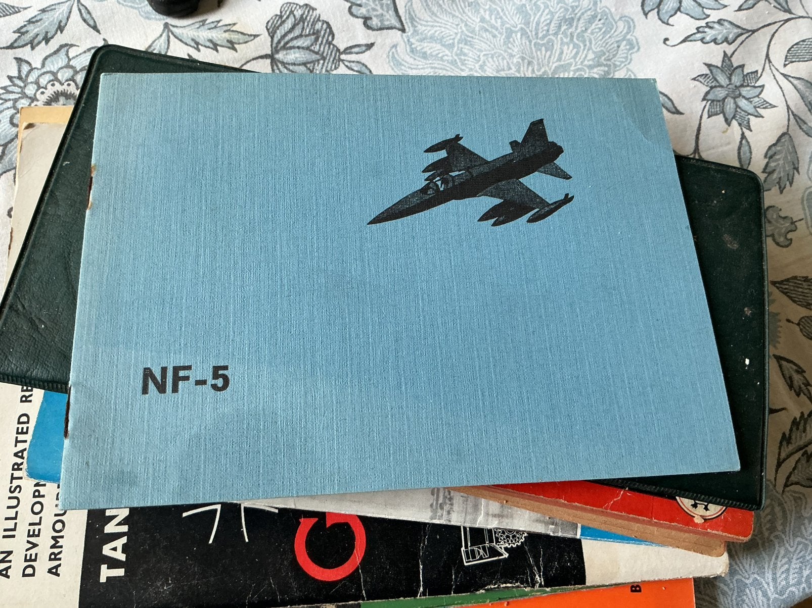 NF-5 straaljager, Ophalen of Verzenden, Luchtmacht, Nederland, Boek of Tijdschrift