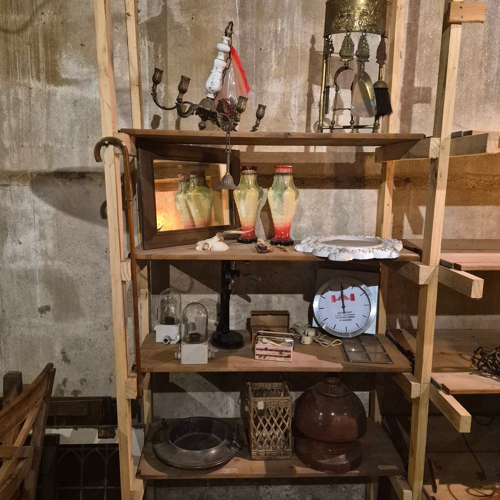 Rek vol Curiosa en Brocante, Antiek en Kunst, Ophalen