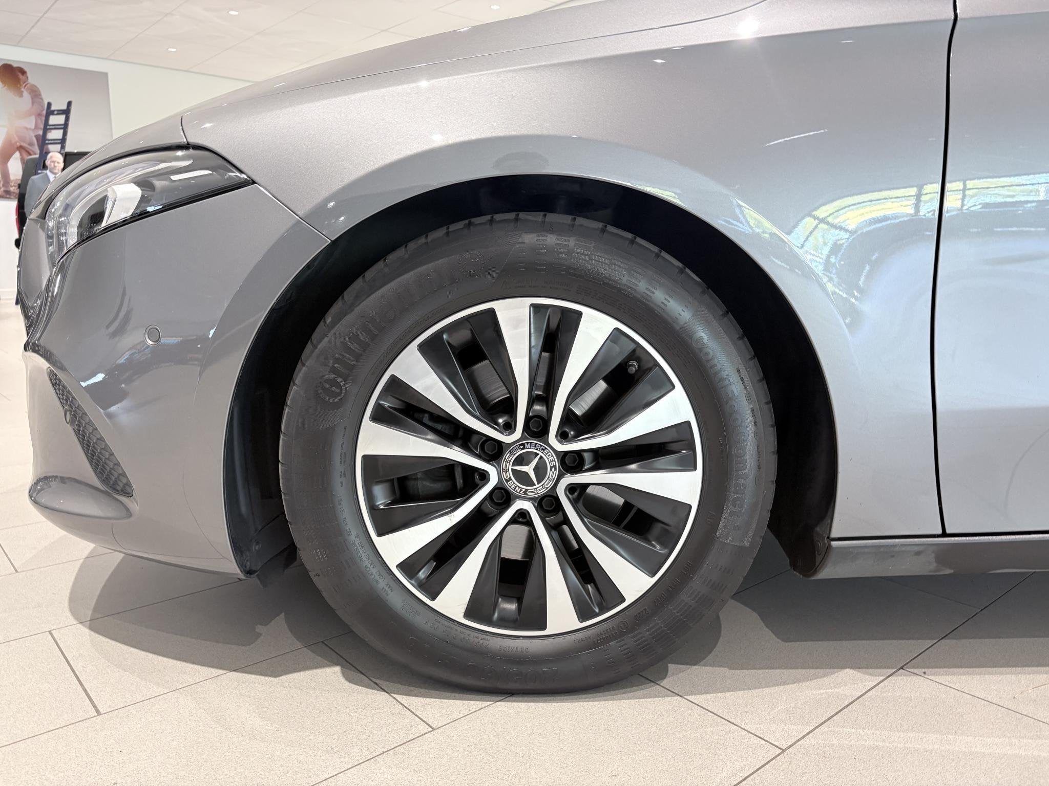 Mercedes-Benz A-klasse 180 Business Solution Nederlands Voer, 12 maanden, 4 cilinders, Origineel Nederlands, Bedrijf