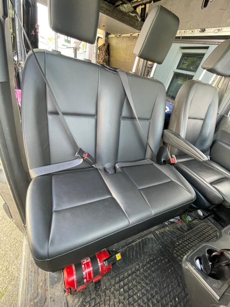 Ruilen,Mercedes Sprinter, kunstleren bank voor rechter stoel, Auto-onderdelen, Interieur en Bekleding, Ophalen of Verzenden, Nieuw
