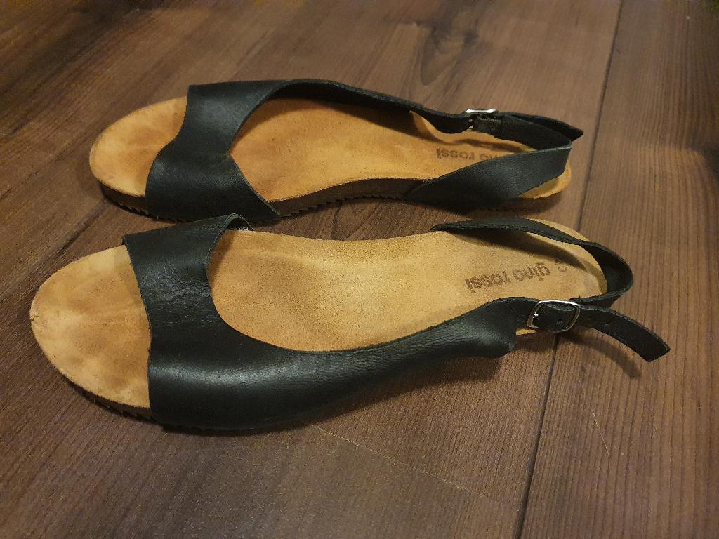leren schoenen gino rossi, Ophalen of Verzenden, Zo goed als nieuw, Zwart, Sneakers of Gympen