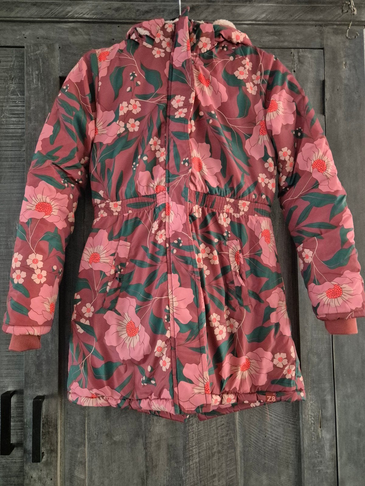 Z8 winterjas met bloemenprint - Maat 140/146, Kinderen en Baby's, Kinderkleding | Maat 140, Meisje, Z8, Ophalen of Verzenden, Zo goed als nieuw