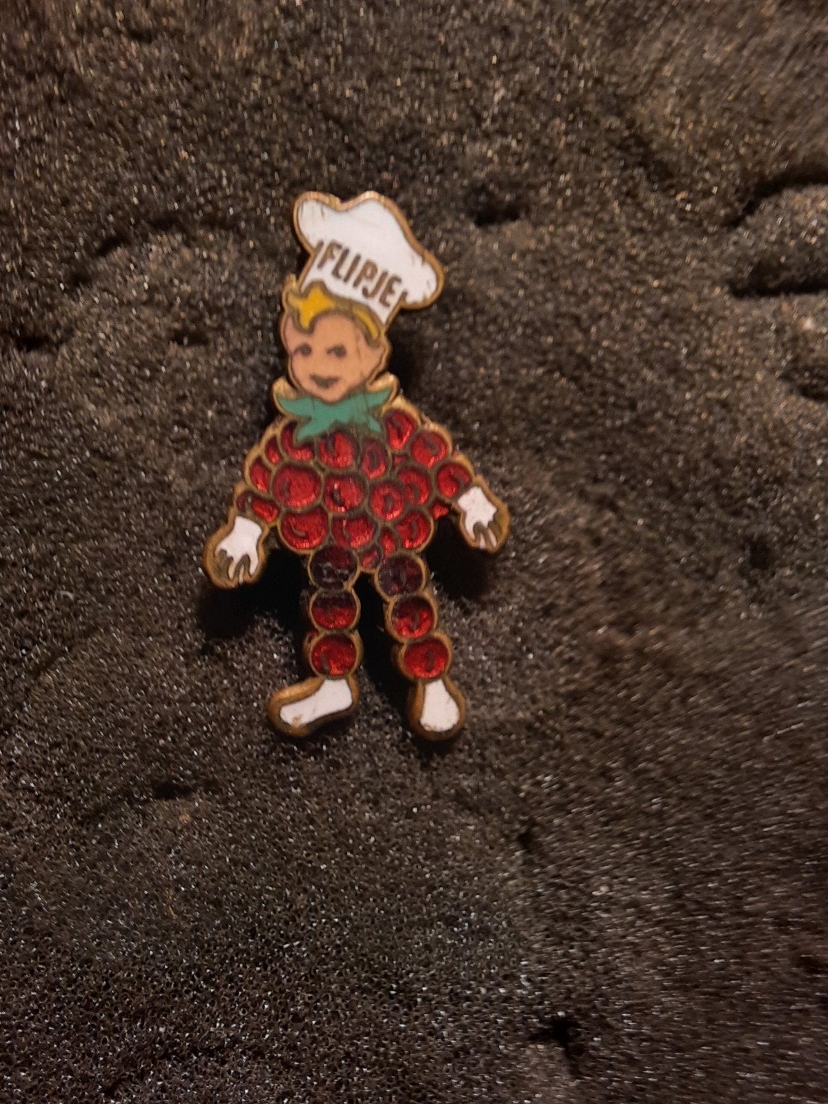 Flipje Tiel emaille broche, Ophalen of Verzenden, Zo goed als nieuw, Overige onderwerpen, Speldje of Pin