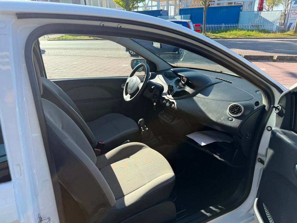 Renault Twingo 1.2 Acces Elektrisch pak|NieuwDistributieriem, Auto's, Renault, Voorwielaandrijving, Gebruikt, 31 €/maand, 4 cilinders