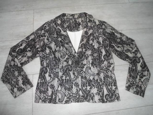 NIEUWSTAAT! Juffrouw Jansen; Kanten jasje; maat XXL (46), Kleding | Dames, Jasjes, Kostuums en Pakken, Zo goed als nieuw, Jasje