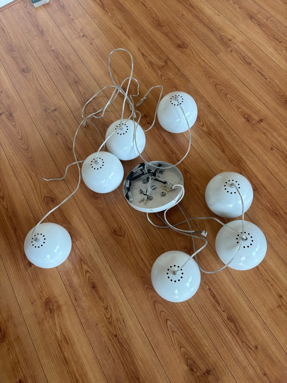 Vintage hanglamp met 7 witte bollen, Ophalen of Verzenden, Gebruikt, Metaal, Overige fittingen