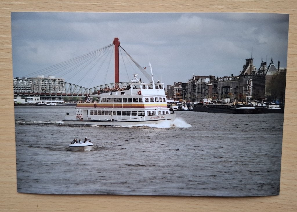 Foto van Spido Oranjeplaat bij Willemsbrug Rotterdam - 1992, Verzenden, Zo goed als nieuw, Motorboot, Kaart, Foto of Prent