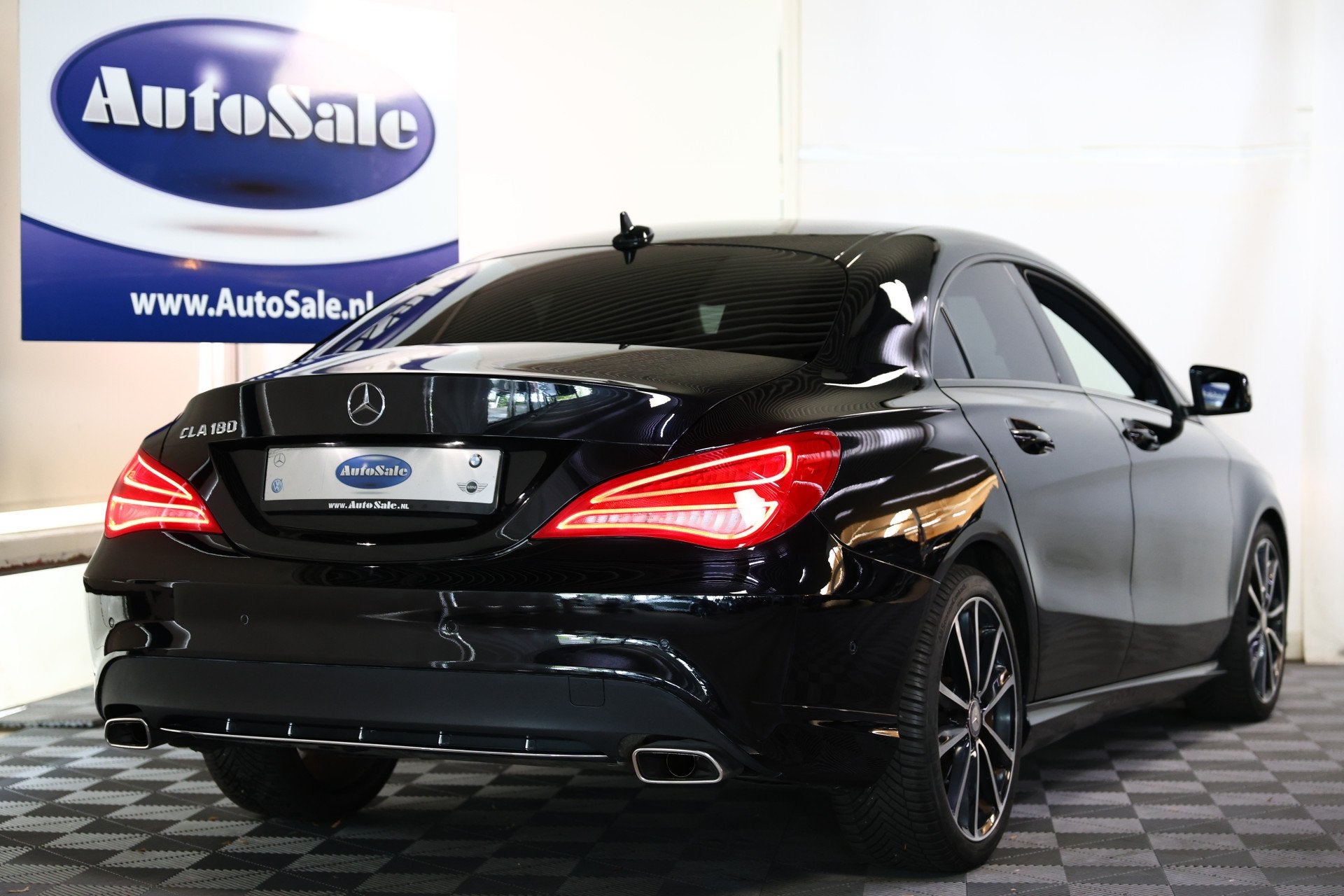 Mercedes-Benz CLA-Klasse 180 Ambition AUT H/K NAVI LEDER XEN, Stof, Gebruikt, Bedrijf, 19 km/l
