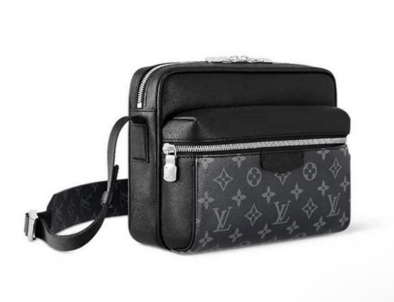 Louis vuitton outdoor massenger bag, Sieraden, Tassen en Uiterlijk, Tassen | Schoudertassen, Ophalen of Verzenden, Zo goed als nieuw