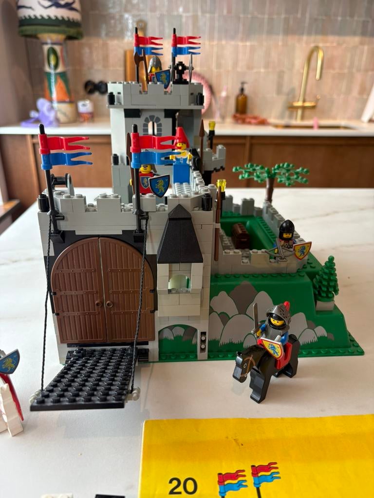LEGO 6081 King’s Mountain Fortress ,prinses + zwarte vogel!, Ophalen of Verzenden, Zo goed als nieuw