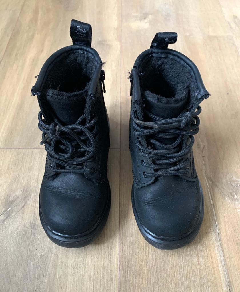Dr Martens junior zwarte leren boots - laarzen maat 24, Kinderen en Baby's, Kinderkleding | Schoenen en Sokken, Meisje, Ophalen of Verzenden