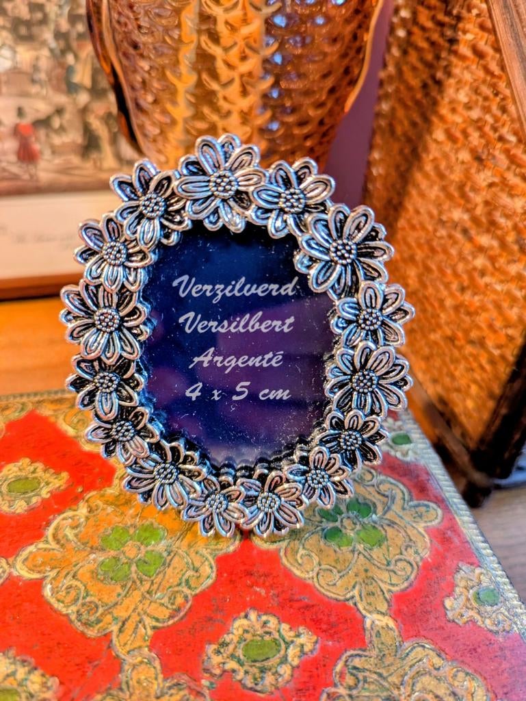 Brocante Verzilverd Fotolijstje Bloemen, Ophalen