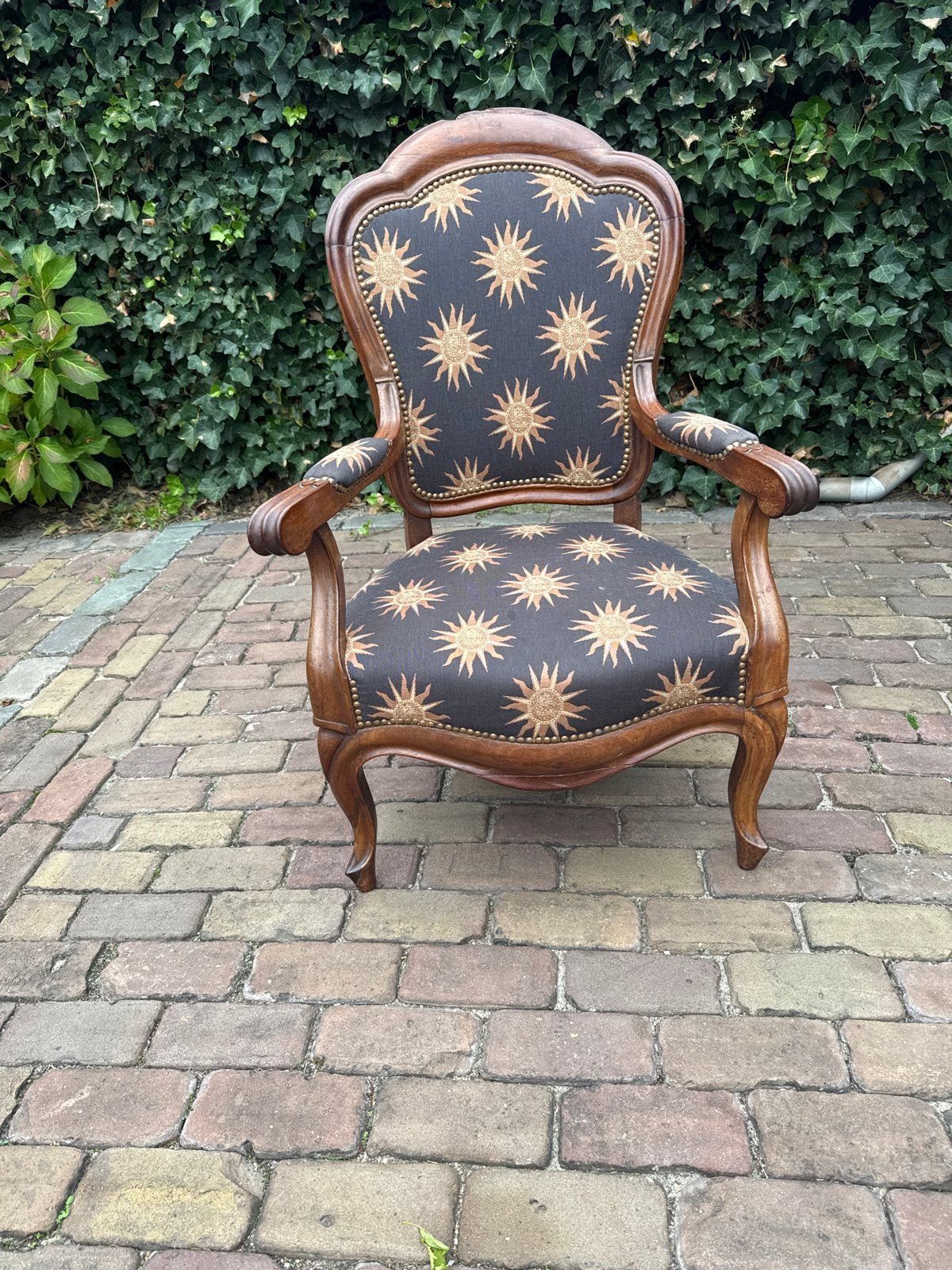 Antieke fauteuil / stoel met fraaie zonnepatroon bekleding, Antiek en Kunst, Ophalen