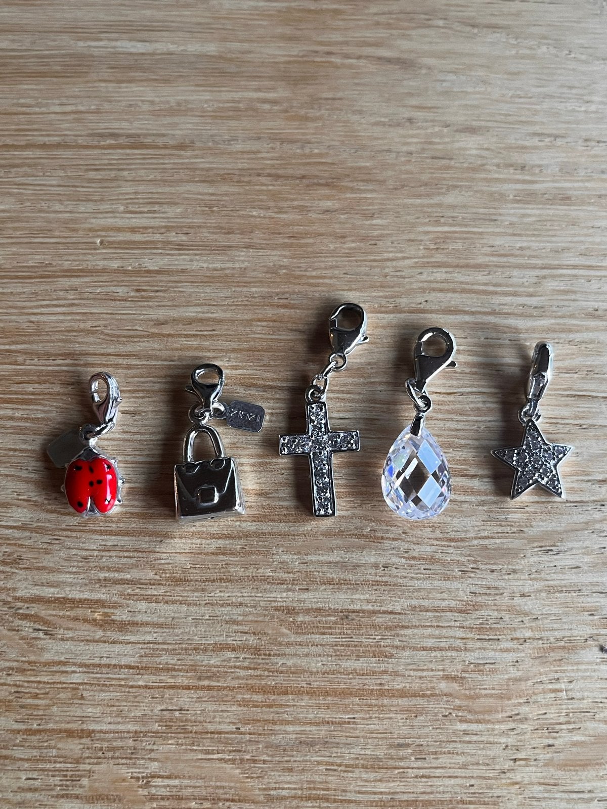 Nieuwe Zinzi Charms: lieveheersbeestje, tasje, kruis, druppe, Overige merken, Nieuw, Ophalen of Verzenden, 4 bedels of meer