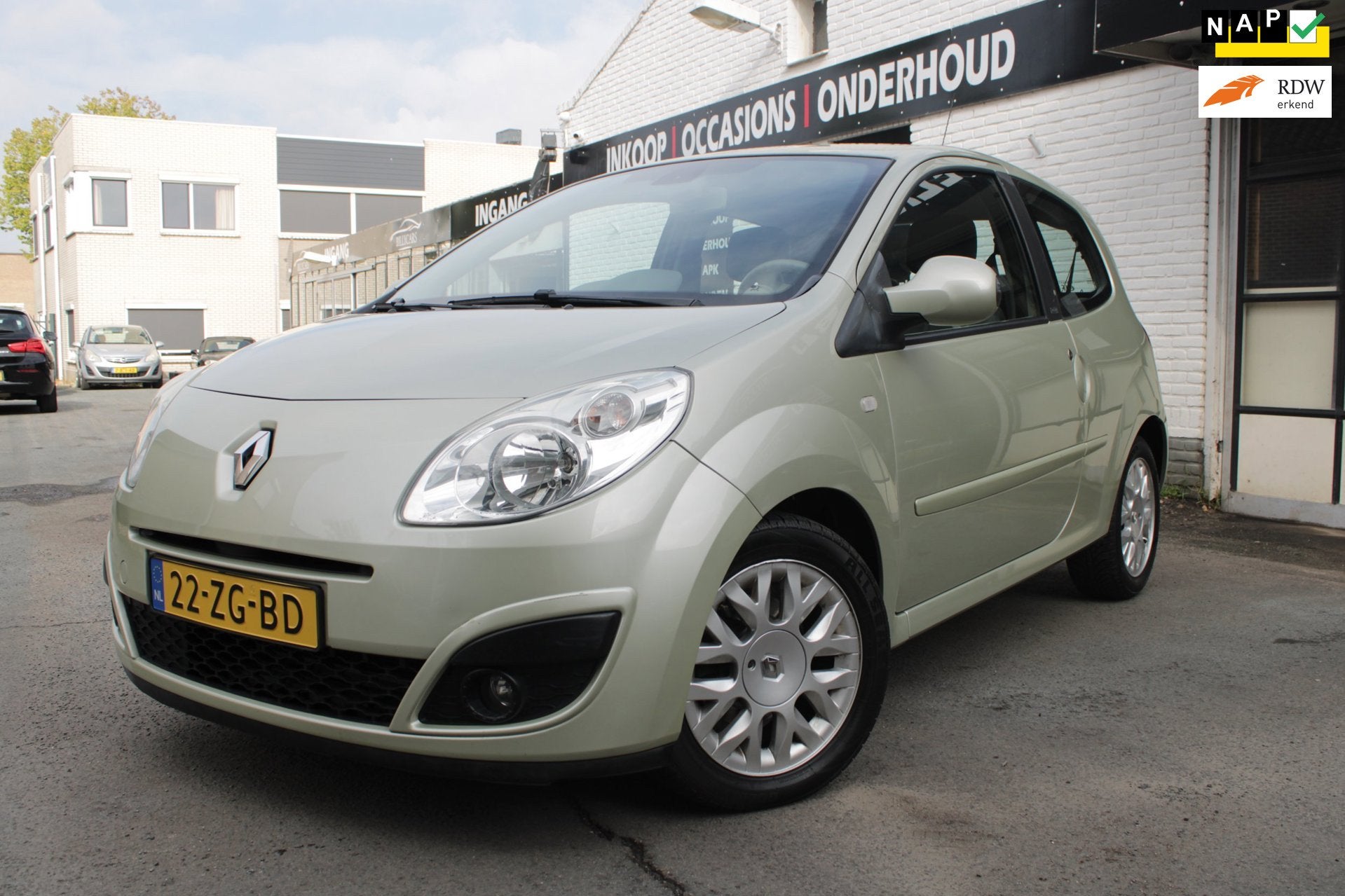 Renault Twingo 1.2-16V Initiale Automaat | Airco | Cruise co, Auto's, Renault, Twingo, Gebruikt, 4 cilinders, 4 stoelen