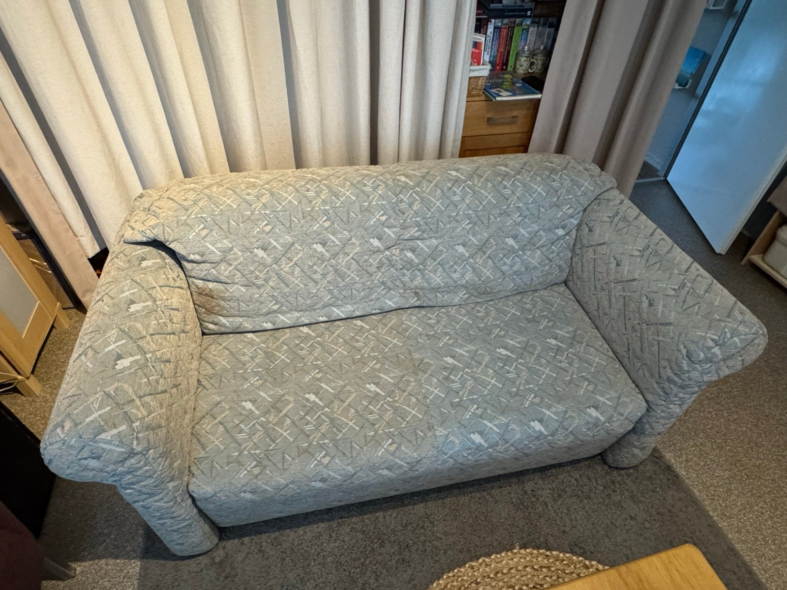 Compacte slaapbank met comfortabele matras, Ophalen, Gebruikt, Meerkleurig, Tweepersoons