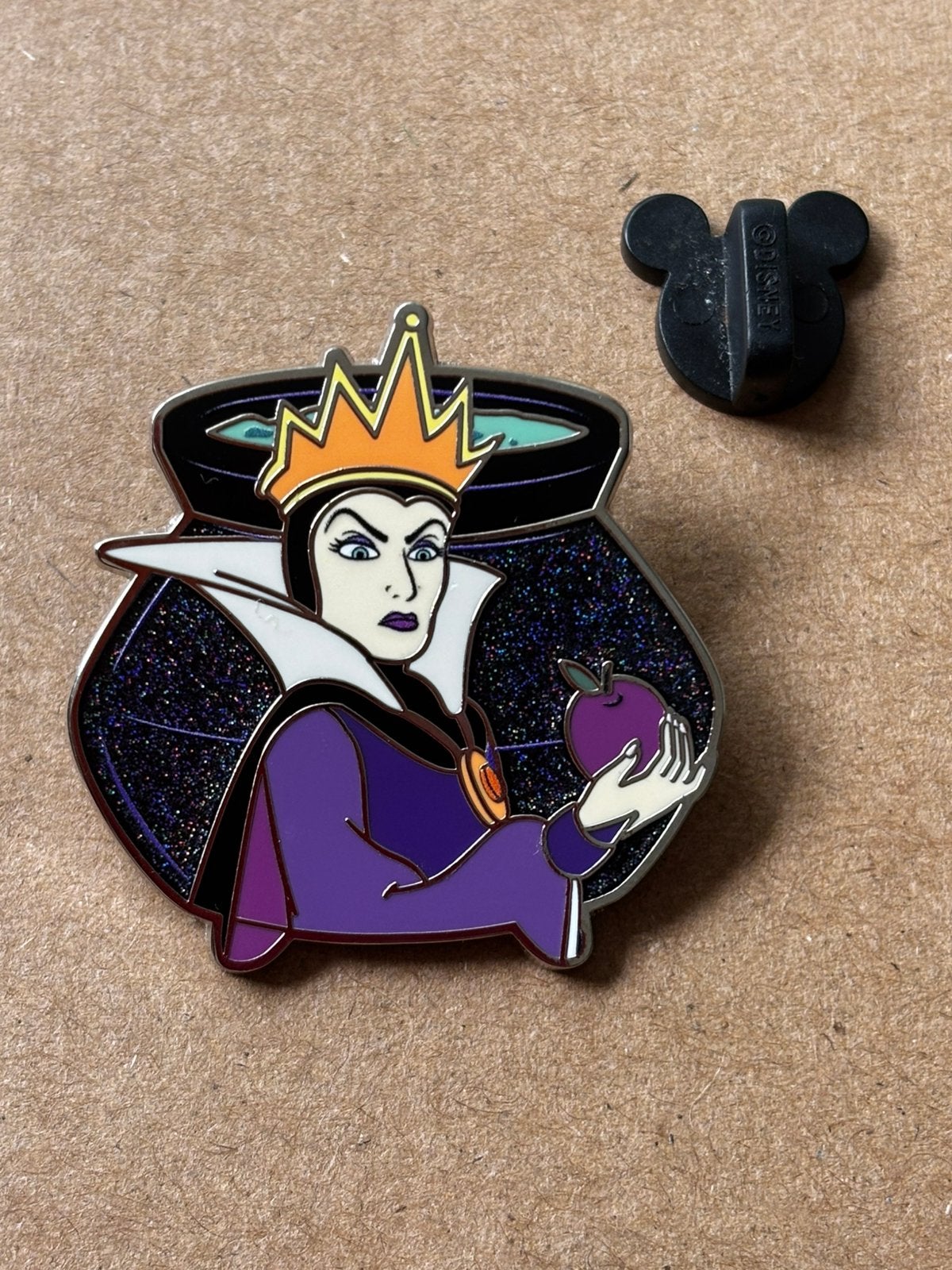 Disney pin Evil Queen Snow white, Ophalen of Verzenden, Zo goed als nieuw