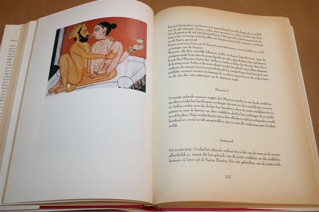 Kama Soetra — Liefde & Seksualiteit Met Kleurenplaten 1984, Ophalen of Verzenden, Gelezen, Overige onderwerpen, Achtergrond en Informatie