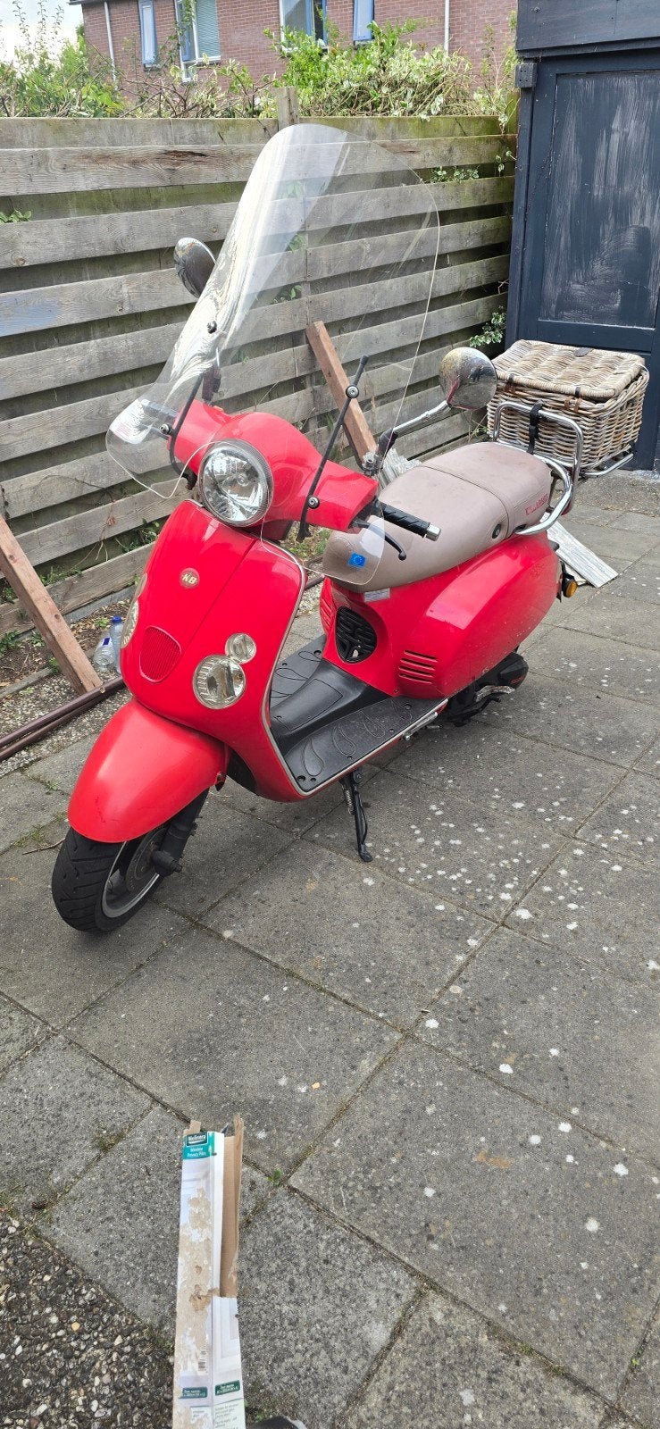 Rode KillerBee scooter, start en rijdt prima, Fietsen en Brommers, Snorfietsen en Snorscooters, Ophalen of Verzenden, Gebruikt