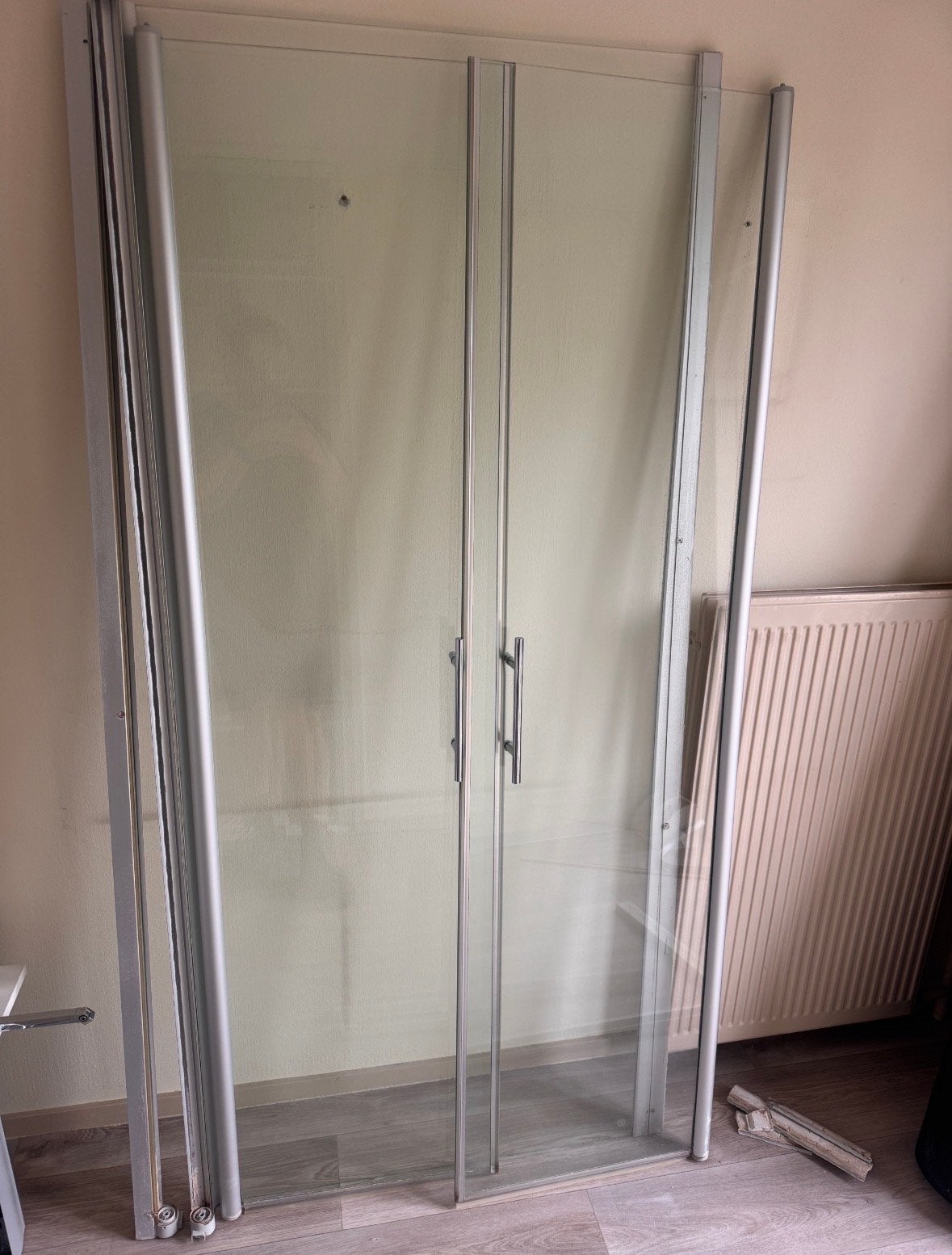 Douchecabine met glazen deuren en aluminium frame, Ophalen, Gebruikt, Glas, Douche
