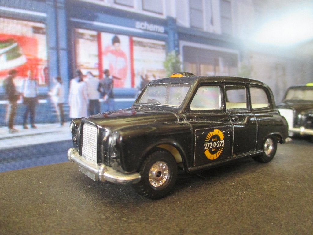 1:36 Austin FX London Taxi - Corgi #1, Ophalen of Verzenden, Gebruikt, Auto, Overige merken