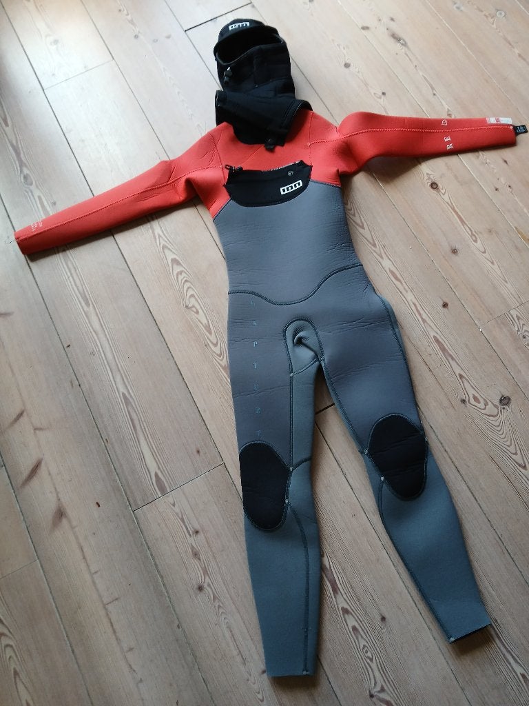 Ion wetsuit maat 135-145cm 6/5 met hoodie, Watersport en Boten, Ophalen of Verzenden, Zo goed als nieuw, Kind, Wetsuit