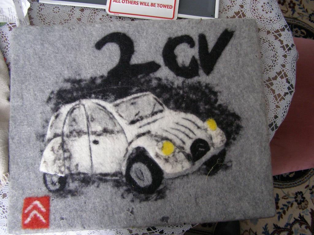 Op frame textiel afbeelding Citroen 2CV (lelijke eend) 50x40, Ophalen of Verzenden, Zo goed als nieuw, Auto's
