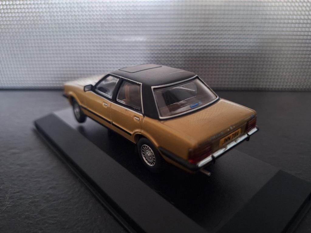 Ford Cortina MK5 2.0 Ghia S Schaal 1:43, Auto, Vanguards, Nieuw, Ophalen of Verzenden