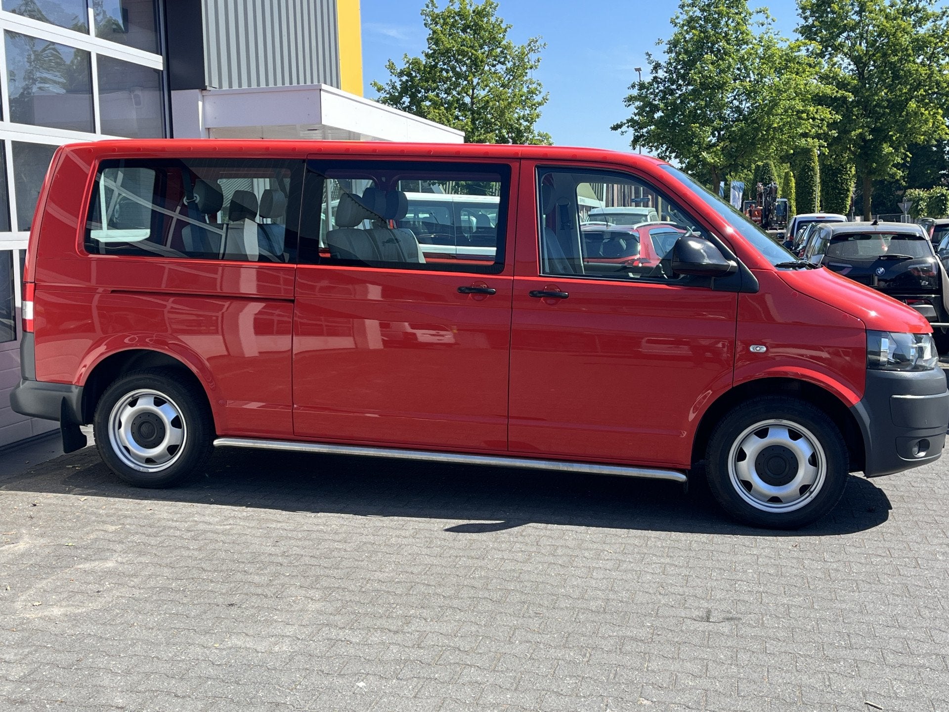 Volkswagen Transporter Kombi 2.0 TDI L2H1 4Motion 140 pk 8 p, Auto's, Euro 5, Gebruikt, 241 €/maand, 2500 kg
