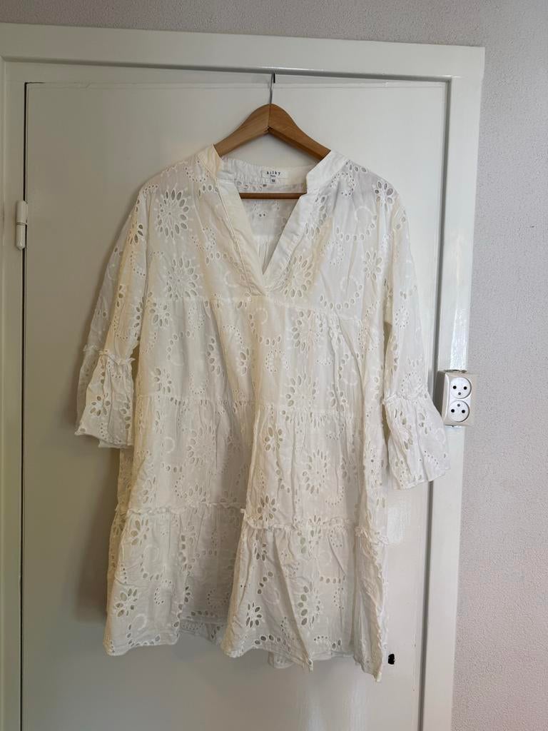 Nette witte zomerjurk met broderie - Maat S/M, Ophalen of Verzenden, Zo goed als nieuw