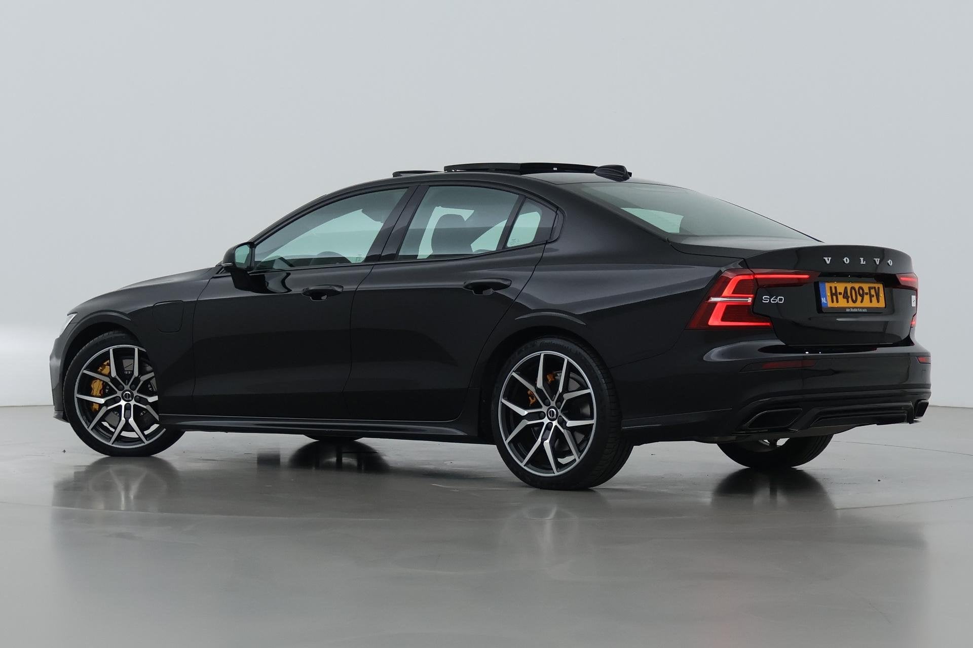 Volvo S60 T8 Twin Engine Polestar Engineered | 33dkm! | ACC, Auto's, Volvo, Gebruikt, Euro 6, S60, Zwart
