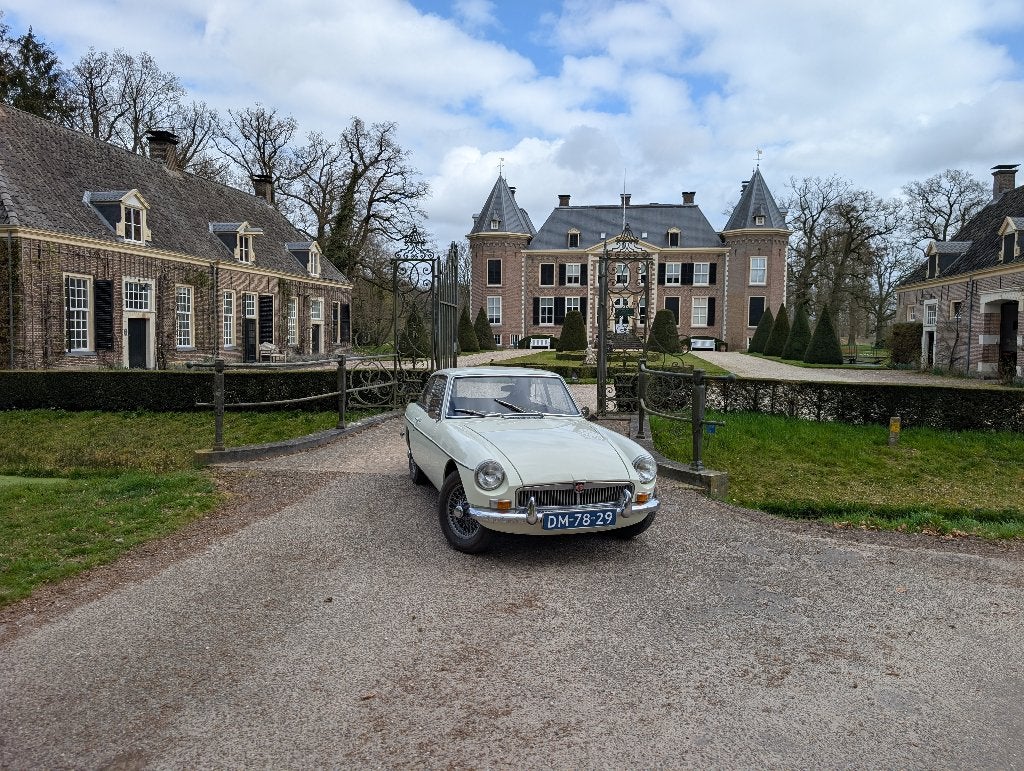 MG B 1.8 1969 Wit, B, Achterwielaandrijving, Zwart, 4 cilinders