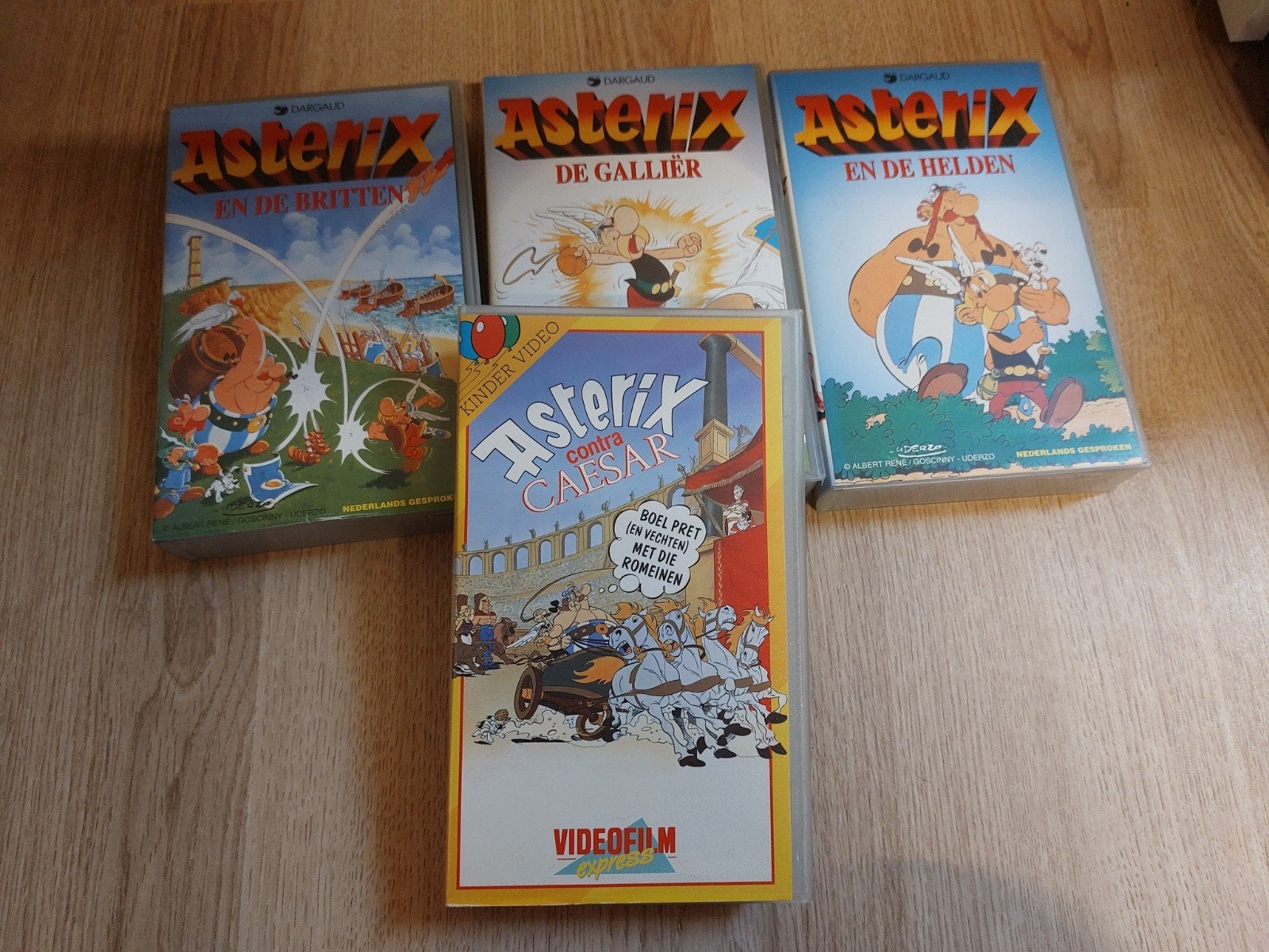 4x Asterix VHS videoband, Alle leeftijden, Ophalen of Verzenden, Zo goed als nieuw